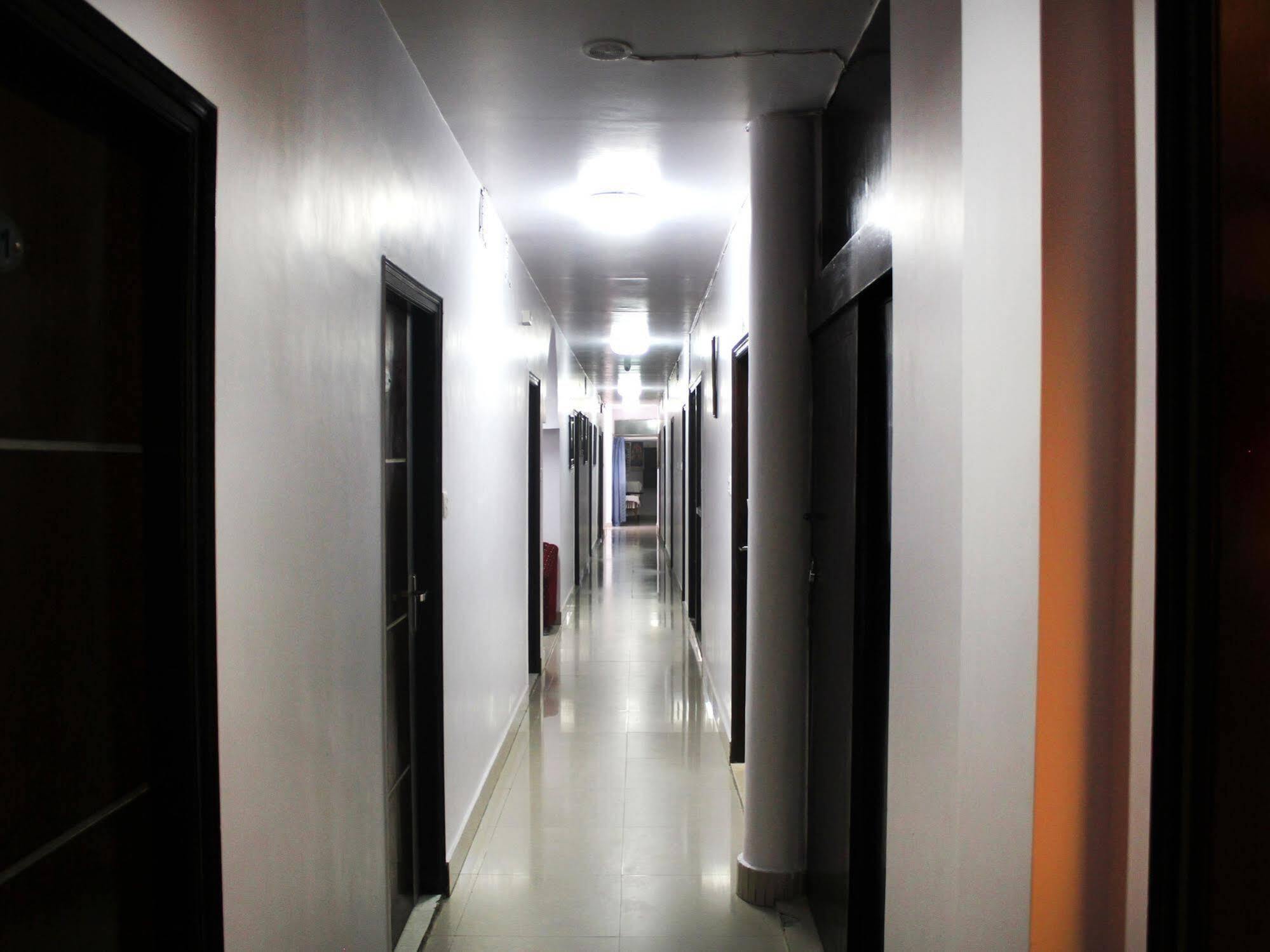פארידבד Hotel Rajmandir מראה חיצוני תמונה
