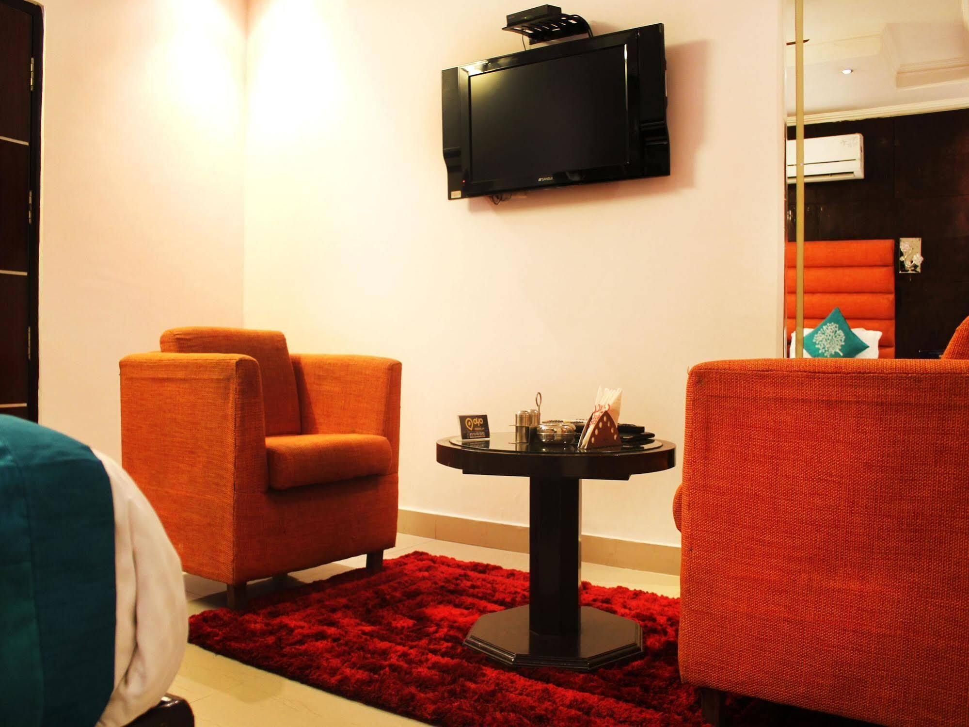 פארידבד Hotel Rajmandir מראה חיצוני תמונה