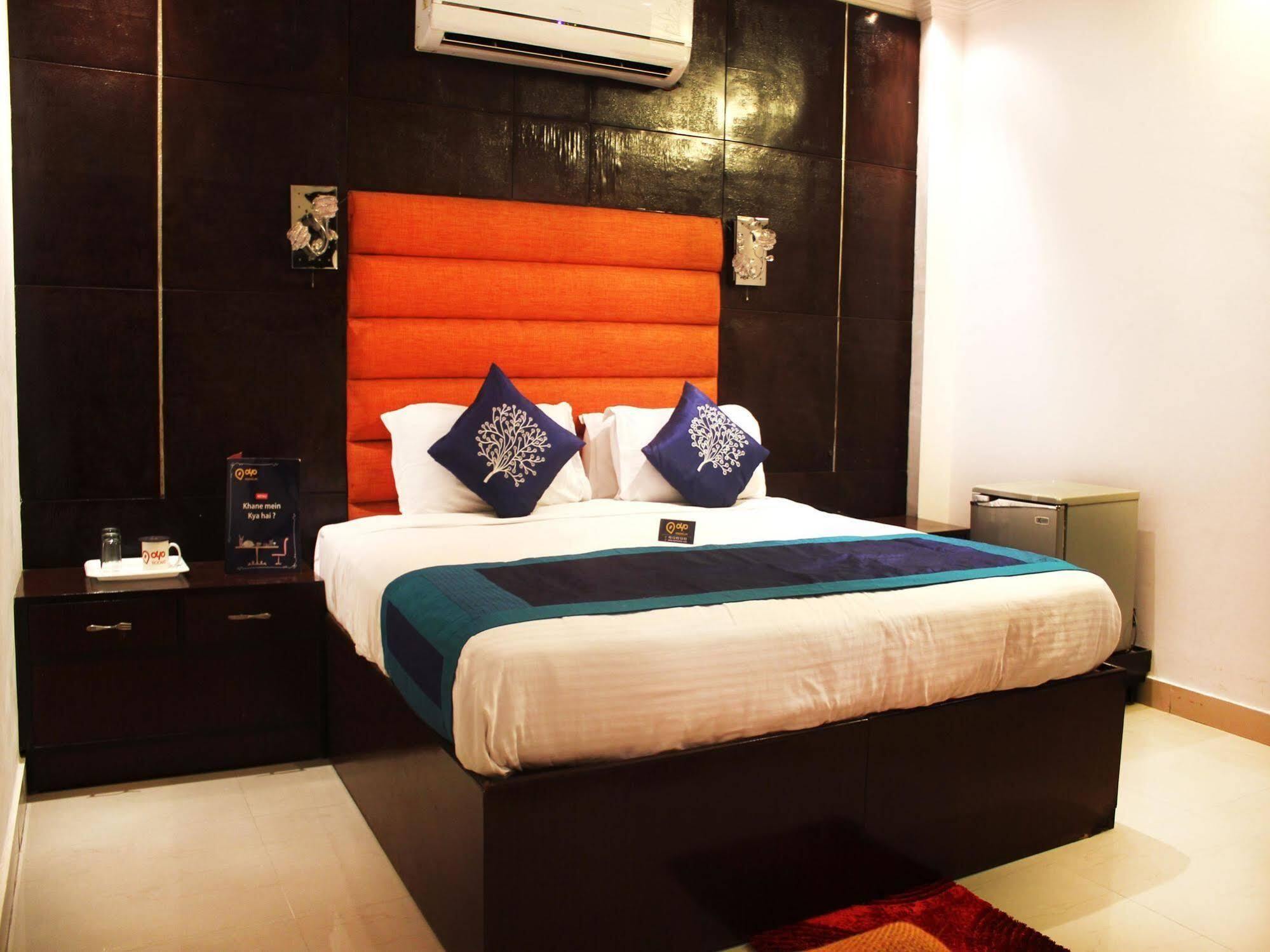פארידבד Hotel Rajmandir מראה חיצוני תמונה