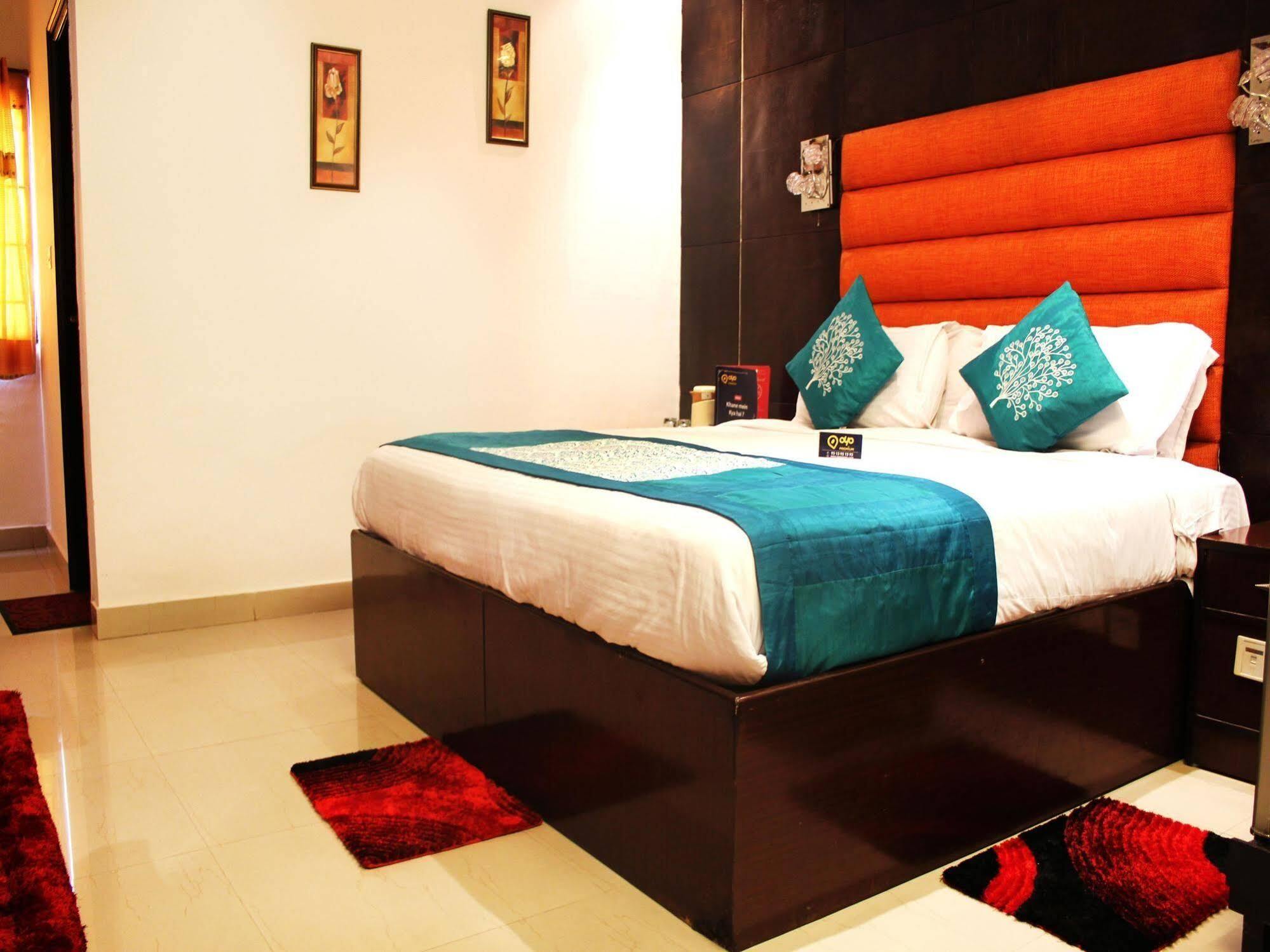 פארידבד Hotel Rajmandir מראה חיצוני תמונה